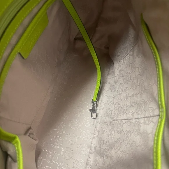 Micheal k Green shoulder bag lime green pro-owned Clean - Picture 11 of 11